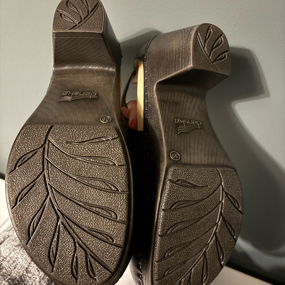 Dansko Classic Black Leather Clogs - Picture 4 of 7